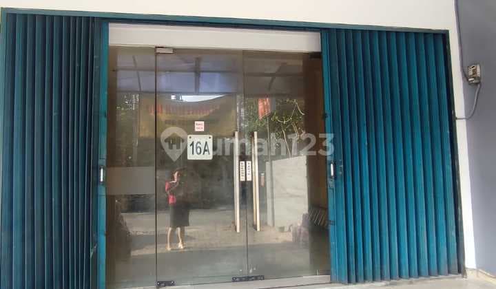 Ruko 2 Lantai Siap Pakai di Pinggir Jalan Raya Binong Strategis