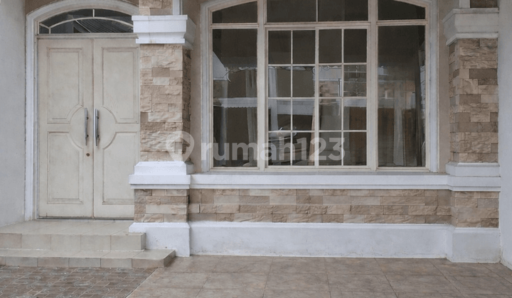 Rumah 2 Lantai Furnished di Cluster West Europe Green Lake City
