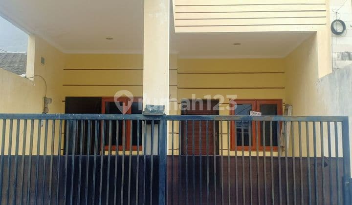 Rumah Bagus 3 Lt Siap Huni Strategis Perumahan Taman Ratu Jakarta