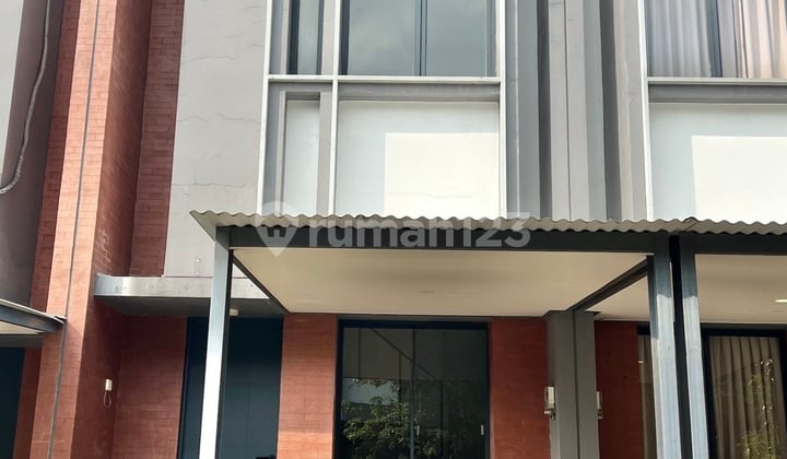 Rumah 2 Lantai Rapi di Freja House Bsd City Furnished Siap Huni