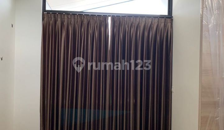 Rumah 2 Lantai di Cendana Cove Lippo Karawaci Siap Huni Strategis