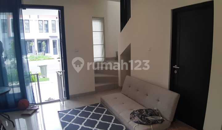 Rumah 2 Lantai Tipe Luxury di Baroni Selatan 3 Siap Huni