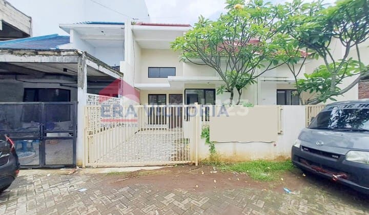 A house suitable for a new family in the housing complex.