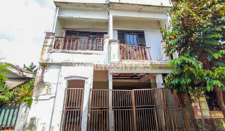 Rumah Lama Dalam Lokasi Tenang di Komplek TVRI Cocok Sebagai Hunian