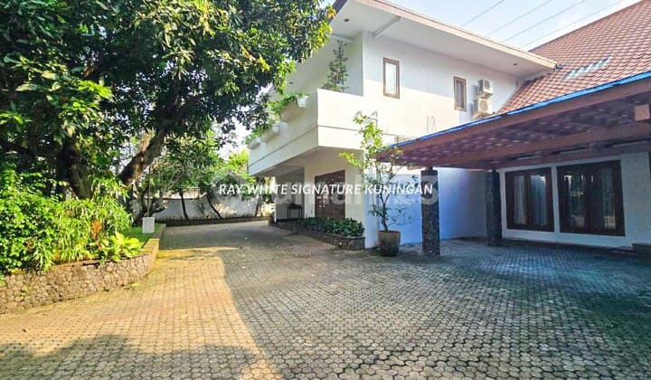 Rumah Mewah 2 Kavling Lokasi Prime Selangkah Dari Sudirman, Jakarta