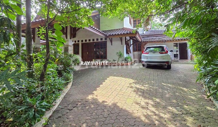 Dijual Rumah Mewah Affordable di Jalan Anggrek, Kebagusan