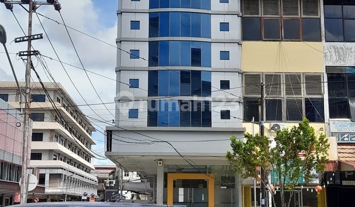 Must Sell 4-Street Level Former Bank Building in West Pontianak, Excellent Condition, Strategic Location, Negotiable Price.