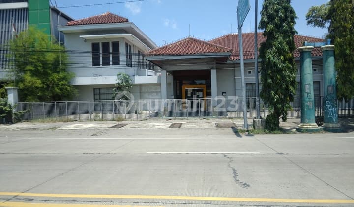 For Sale Multi-Building 2-Story Commercial Space, Former Bank, Suitable for Commercial Use, Strategic Location in Tegal, Price