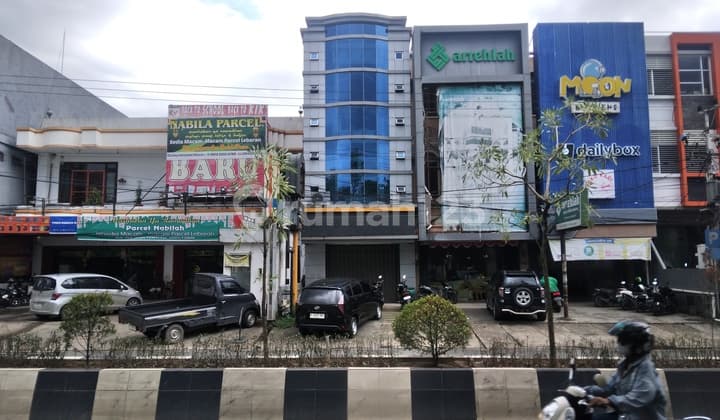 Dijual Ruko Ex bank 3 Lantai, Strategis Jl Jendral Ahmad Yani, Samarinda, Harga Nego