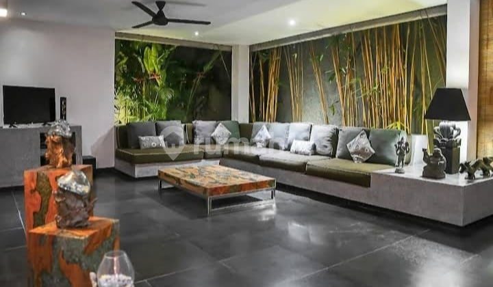 Hot List Top Urgent Termurah Di Kelasnya Di Jual Villa Terdiri Dari 2 Unit Villa Lokasi Batu Belig Seminyak Kuta Badung