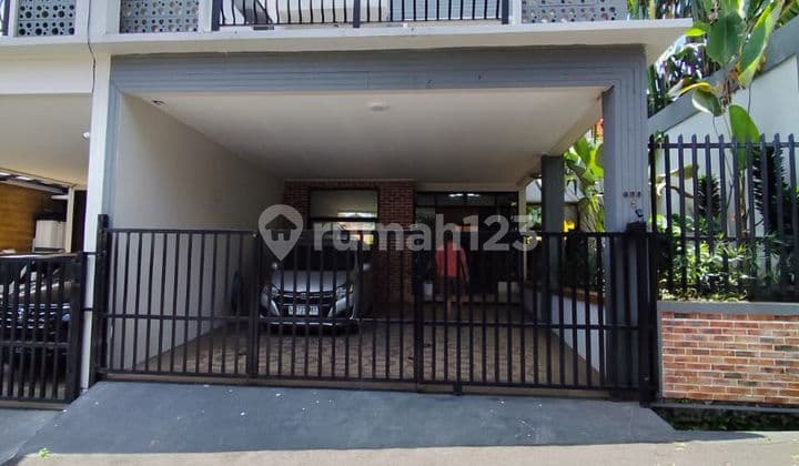 Rumah Modern 2 Lantai, Siap Huni Di Lingkungan Yang Asri