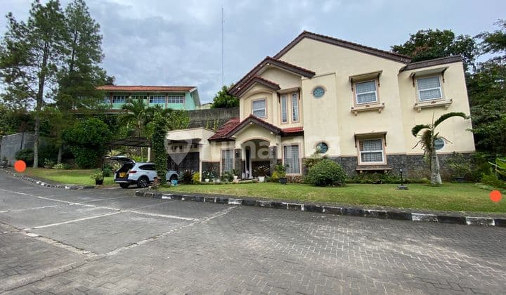 Strategic House in Favorite Area Tubagus Ismail Dago Wing