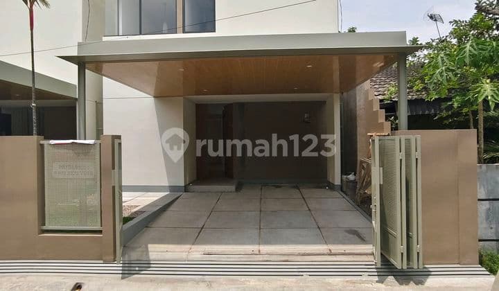 Rumah Baru 2 Lantai Perpaduan Industrial Tropis Di Riung Bandung