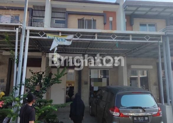 RUMAH SIAP HUNI GREENLAND MENGANTI GRESIK