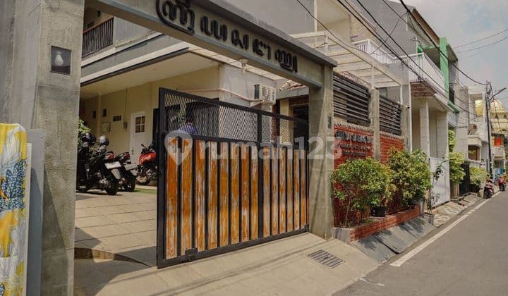 Rumah Kost Baru Full Furnish - Cempaka Putih Barat | 12 Kamar Km Dalam | Strategis | Nego