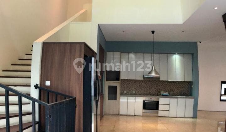 Dijual Rumah 2 Lantai di Tulodong Bawah - Senopati | Lokasi Tenang Cul-De-Sac, Bebas Banjir