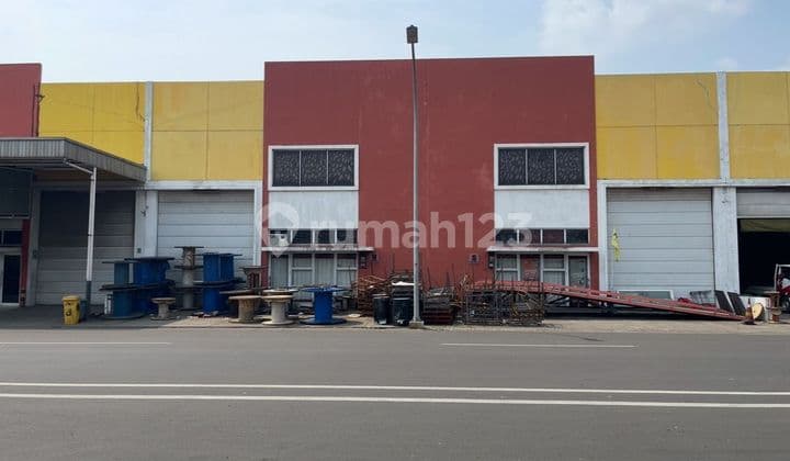 Industrial Warehouse for Rent in Strategic Area on Jl Raya Cakung, East Jakarta