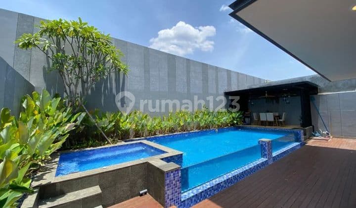 Dijual Rumah Mewah 3 Lantai Semi Furnished di Lyndon - Navapark Bsd | Lt 495 M², Kolam Renang, Siap Huni