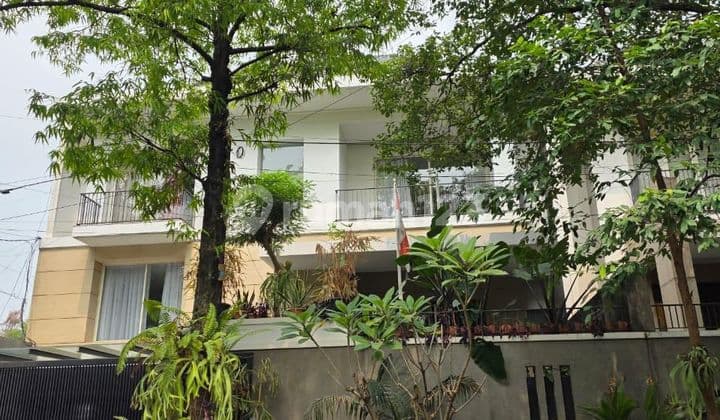 For Rent Modern House with Swimming Pool - Selong Kebayoran Baru, Jl Erlangga
