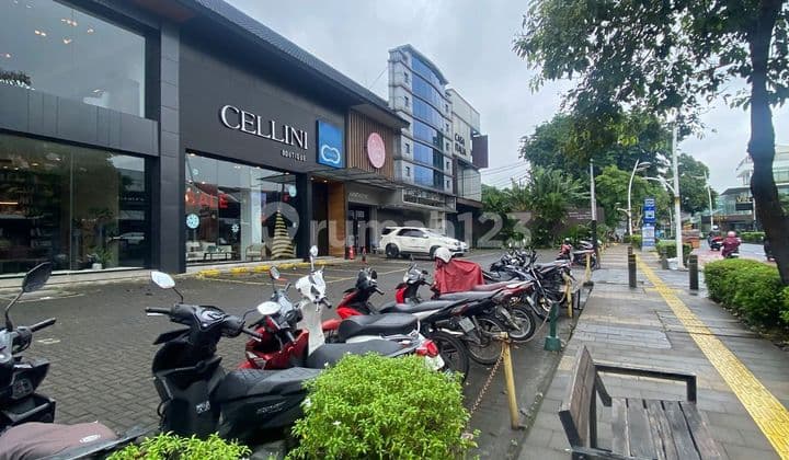 Disewakan Tempat Usaha Strategis Jl Kemang Raya - Parkir 25 Mobil
