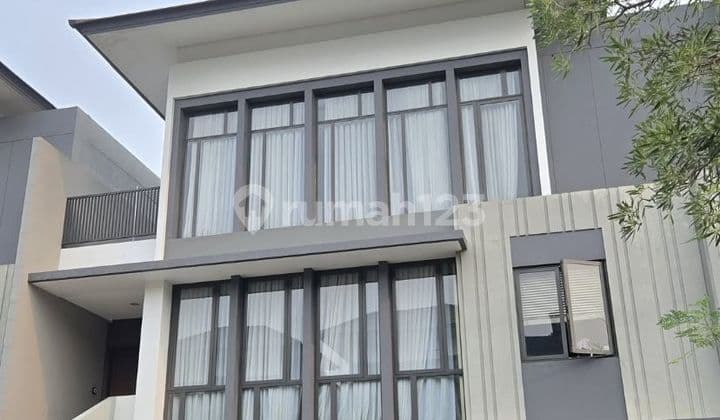 Turun Harga Termurah! Dijual Rumah Mewah Full Furnished di Navapark Bsd - Private Pool, Lift, Smart Home