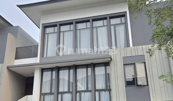 Turun Harga Termurah! Dijual Rumah Mewah Full Furnished di Navapark Bsd - Private Pool, Lift, Smart Home