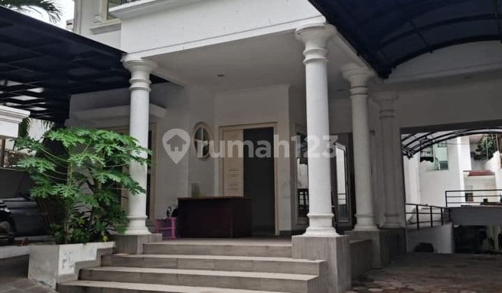 For Sale Luxury House in Elite Area Menteng - Central Jakarta | Land Area 844 M² | Freehold Certificate