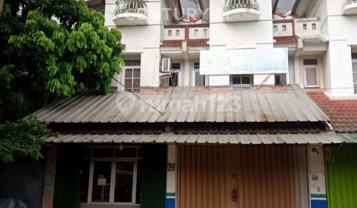 Ruko Gandeng Posisi Hook Siap Pakai Di Lembah Hijau