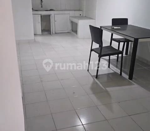 Disewakan Rumah Taman Palem Lestari