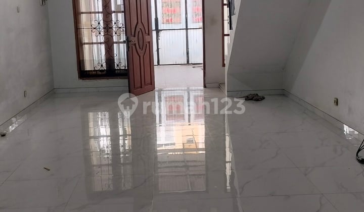 Rumah 2 Lantai Taman Palem Lestari (uk 4x15m)