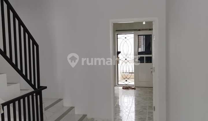 Rumah minimalis 3 Lt Jelambar Grogol Petamburan