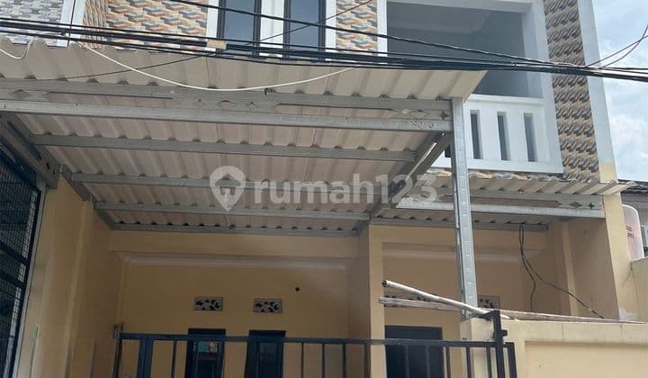 Rumah 2 Lantai Bagus SHM di Harapan Indah 1, Bekasi