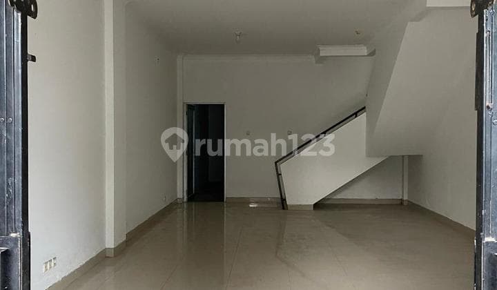 Cemara Lebar 6 Commercial Building, Busy Location