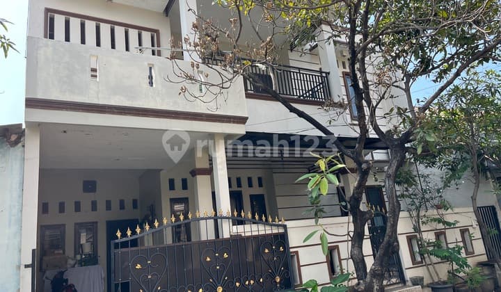 Rumah 2 Lt Kondisi Bagus Lokasi Dekat Pusat Kuliner