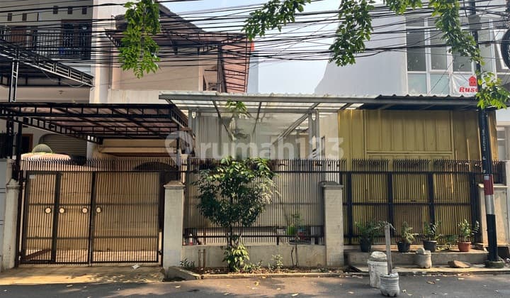 Rumah Di Pinggir Jalan Raya Cocok Untuk Usaha.kost’an.resto Dll