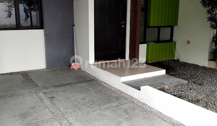 Jual Cepat Rumah 2Kt Luas 90M Lokasi Tenang Sebelah Summarecon Crown Gading