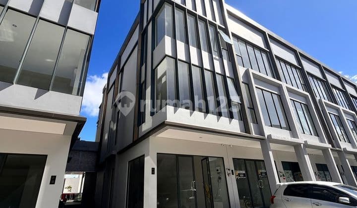 Ruko Baru 3 Lantai di Maggiore Junction Free Parkir & Row Jalan Luas