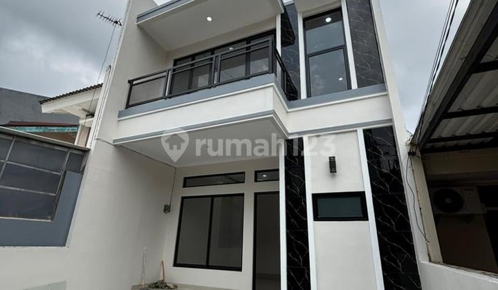 Brand New 6X15 House with 3 AC Bonus in Sector 8, Gading Serpong