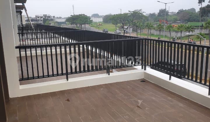 Ruko Melody Summarecon Gading Serpong 3 Lantai - Hadap Jalan Parkiran Luas