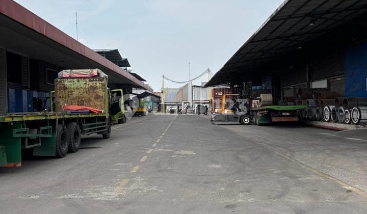Jual Cepat Gudang Aktif Full Tenant SHM di Kota Tangerang