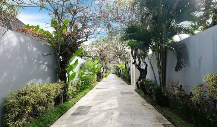 TOP DEAL FOR SALE COMPLEX VILLA LOCATION SEMINYAK KUTA BADUNG