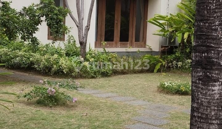 PASTI DEAL DI JUAL RUMAH PINGGIR JALAN UTAMA LOKASI PUPUTAN RENON DENPASAR SELATAN