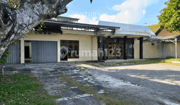 Rumah Eks Gudang di Dekat Perempatan Jombor bisa Masuk Truck Box