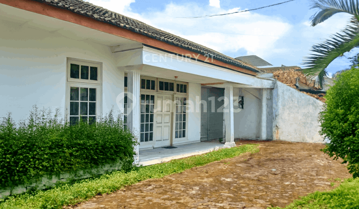 Spacious House Near Purwokerto City Square, Suitable for Office Use