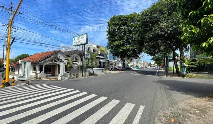 Rumah di Jalan Utama Dekat Alun Alun Wonosari Gunung Kidul