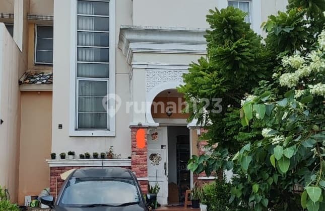 House in the Alicante Cluster, Gading Serpong, Tangerang