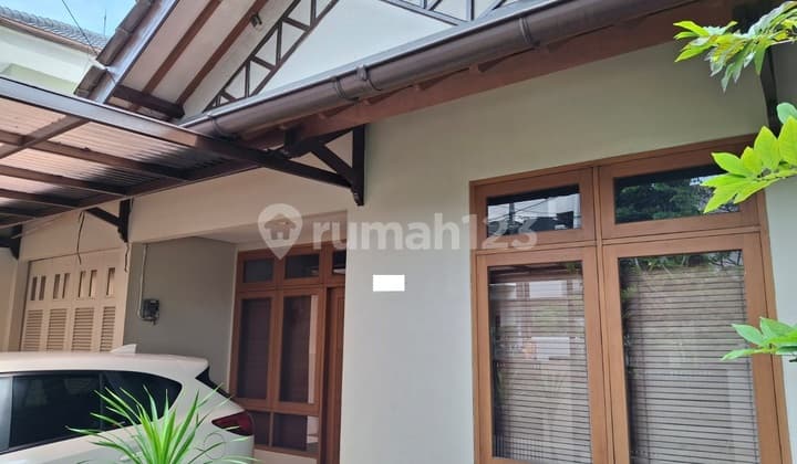 Rumah Bagus 2 Lantai di Griya Loka BSD, Tangerang Selatan
