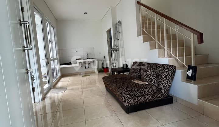 Rumah 2 Lantai di Cluster Hyland Greenwich, Dekat Qbig BSD
