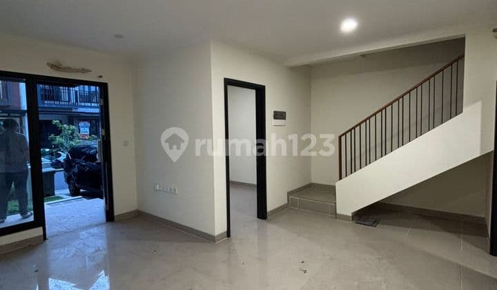 3-Story House with Attic Room Ready to Occupy in Leonora Gading Serpong Cluster
