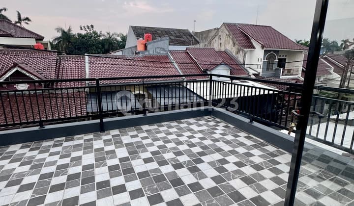 2-Story House in Regency Melati Mas, South Tangerang
